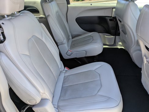 Used 2021 Chrysler Pacifica Touring-L image 15