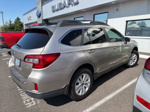 Used 2016 Subaru Outback 2.5i Premium image 6