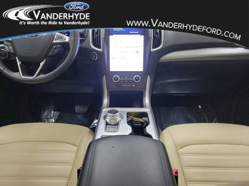 Used 2022 Ford Edge SEL w/ Convenience Package image 15