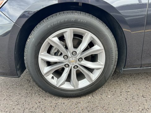 Used 2023 Chevrolet Malibu LT image 9