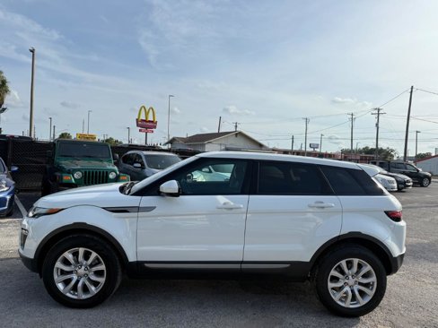 Used 2016 Land Rover Range Rover Evoque SE image 8