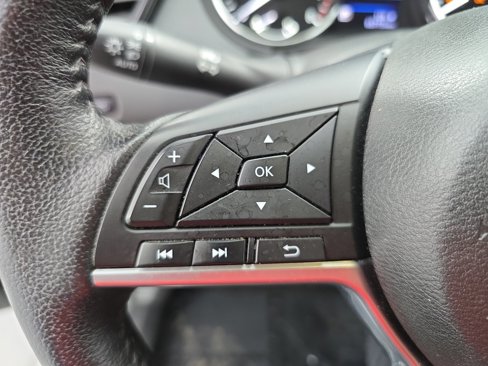 Certified 2019 Nissan Rogue SV image 17