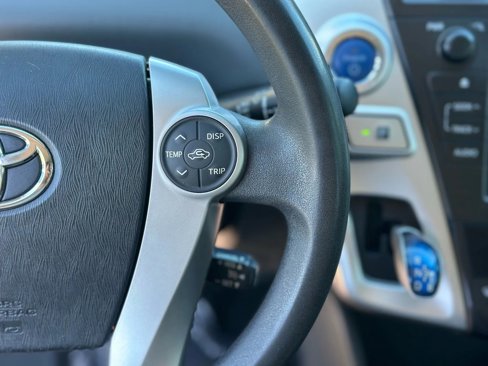 Used 2013 Toyota Prius V Two image 18