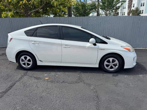 Used 2015 Toyota Prius Four image 2