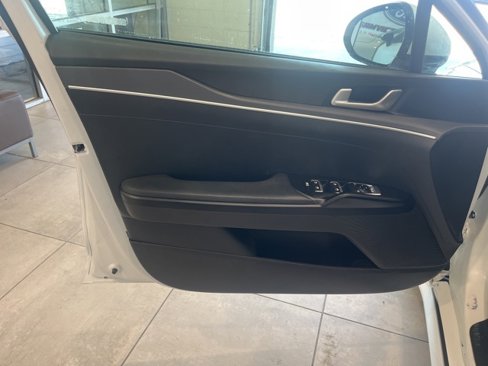 Used 2025 Kia K5 LXS image 10