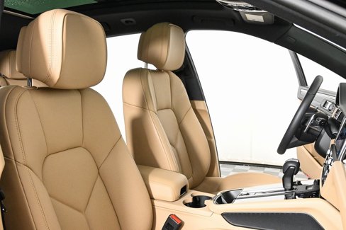 Used 2025 Porsche Macan image 24