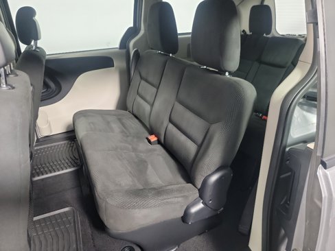Used 2016 Dodge Grand Caravan American Value Package image 16