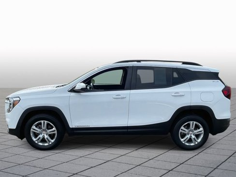 Used 2022 GMC Terrain SLE w/ Driver Convenience Package image 4