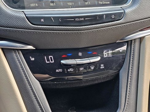 Used 2018 Cadillac XT5 Luxury w/ Driver Awareness Package image 23