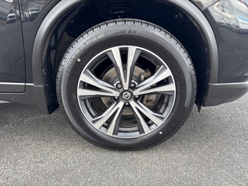 Used 2020 Nissan Rogue SV w/ Premium Package image 9