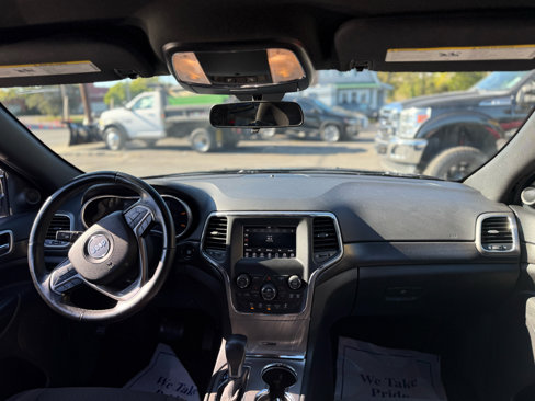Used 2018 Jeep Grand Cherokee Laredo image 19