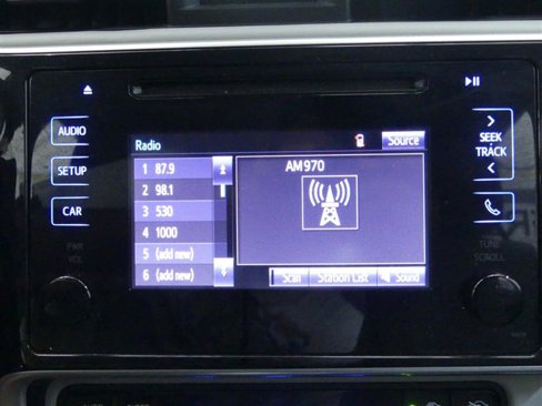 Used 2018 Toyota Corolla LE image 12