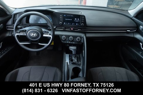 Used 2024 Hyundai Elantra SE image 3