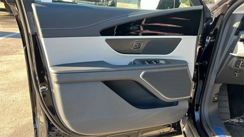 New 2025 Lincoln Nautilus Premier image 21