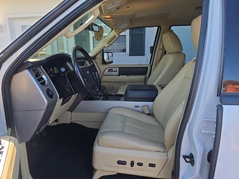 Used 2017 Ford Expedition EL XLT w/ Equipment Group 202A image 12