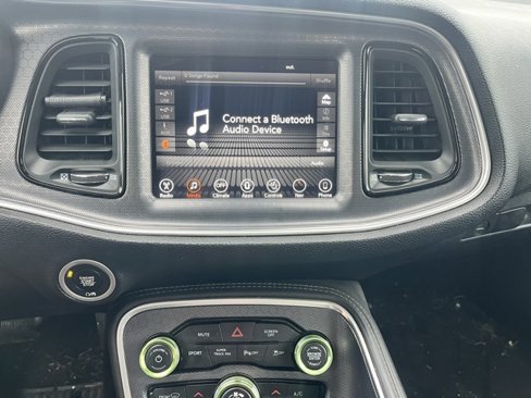 Used 2017 Dodge Challenger GT image 18