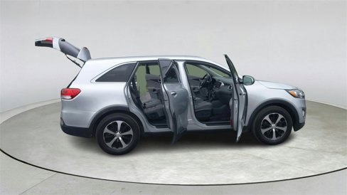 Used 2016 Kia Sorento EX image 9