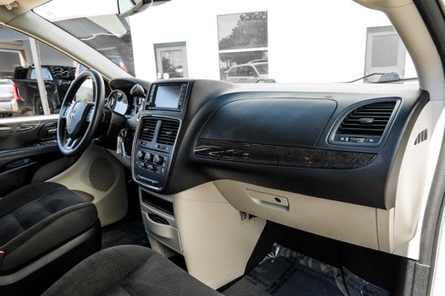 Used 2019 Dodge Grand Caravan SE image 12