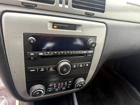Used 2008 Chevrolet Impala LT image 11