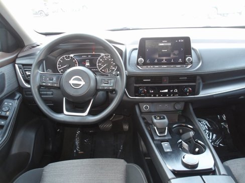 Used 2023 Nissan Rogue SV image 12