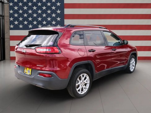 Used 2016 Jeep Cherokee Sport image 6