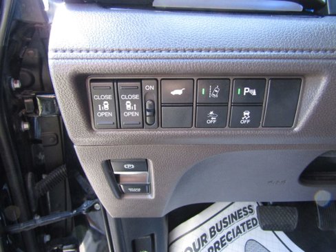 Used 2018 Honda Odyssey Elite image 16
