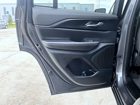 Used 2024 Jeep Grand Cherokee Altitude image 22