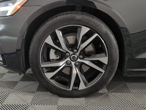 Used 2024 Volvo S60 B5 Core image 9