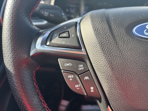 Used 2022 Ford Edge ST-Line image 13