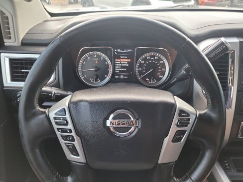 Used 2018 Nissan Titan SV w/ Chrome Package image 24