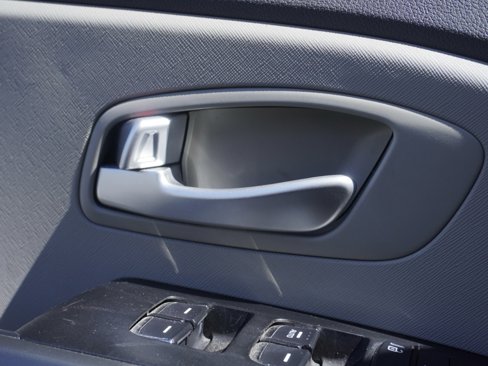 Used 2017 Kia Sedona LX w/ LX Essentials Premium Package image 11
