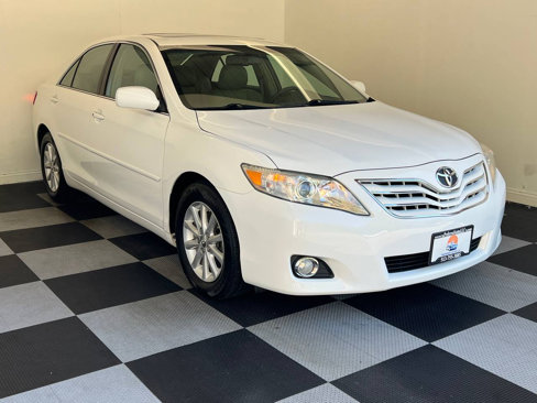 Used 2011 Toyota Camry XLE image 3