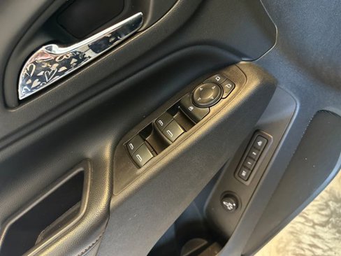 Used 2020 Chevrolet Equinox Premier image 15