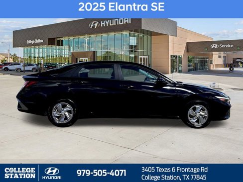 New 2025 Hyundai Elantra SE image 10