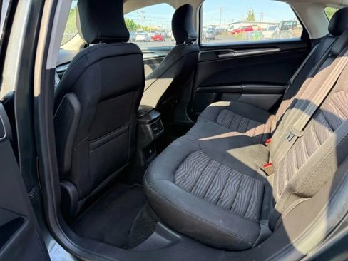 Used 2016 Ford Fusion SE image 10