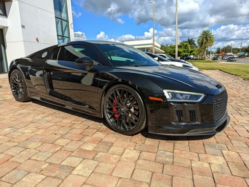 Used 2018 Audi R8 V10 w/ Premium Package image 7
