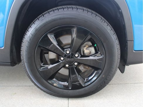 Certified 2020 Jeep Cherokee Latitude Plus image 37