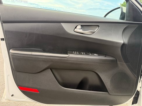Used 2021 Kia Forte LXS image 13