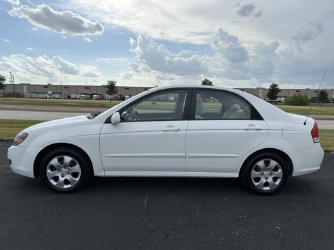 Used 2009 Kia Spectra EX image 3