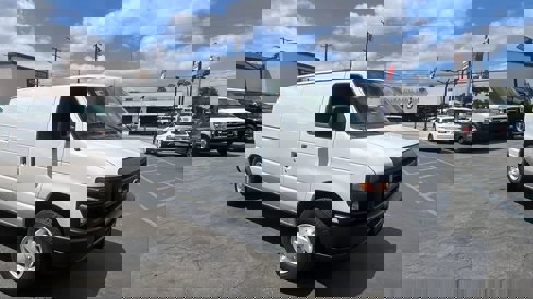 Used 2013 Ford E-150 and Econoline 150 image 6