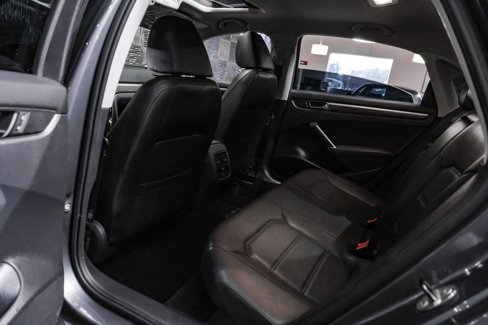Used 2017 Volkswagen Passat 1.8T SE w/ SE Lighting Package image 34