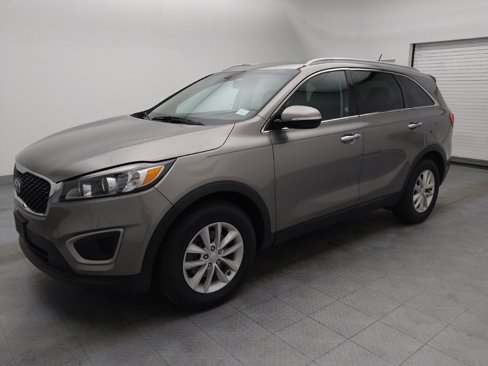 Used 2017 Kia Sorento LX image 2