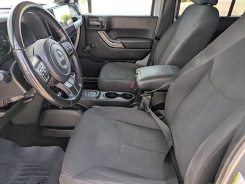 Used 2018 Jeep Wrangler Unlimited Sport w/ Connectivity Group image 25