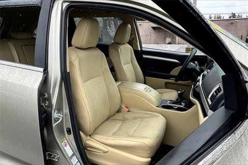 Used 2016 Toyota Highlander Plus image 7