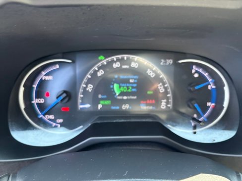 Used 2023 Toyota RAV4 XLE image 15