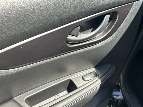 Certified 2021 Nissan Rogue Sport S image 14