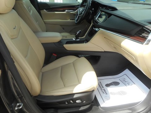 Used 2017 Cadillac XT5 Luxury image 10