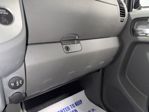 Used 2018 Nissan Frontier SV image 27