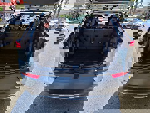 Used 2022 Chevrolet Bolt EUV LT w/ Convenience Package image 15