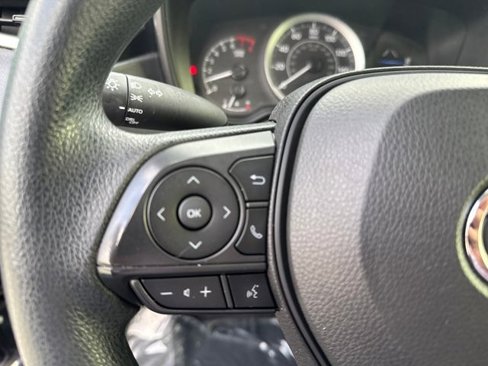 Used 2022 Toyota Corolla LE image 20